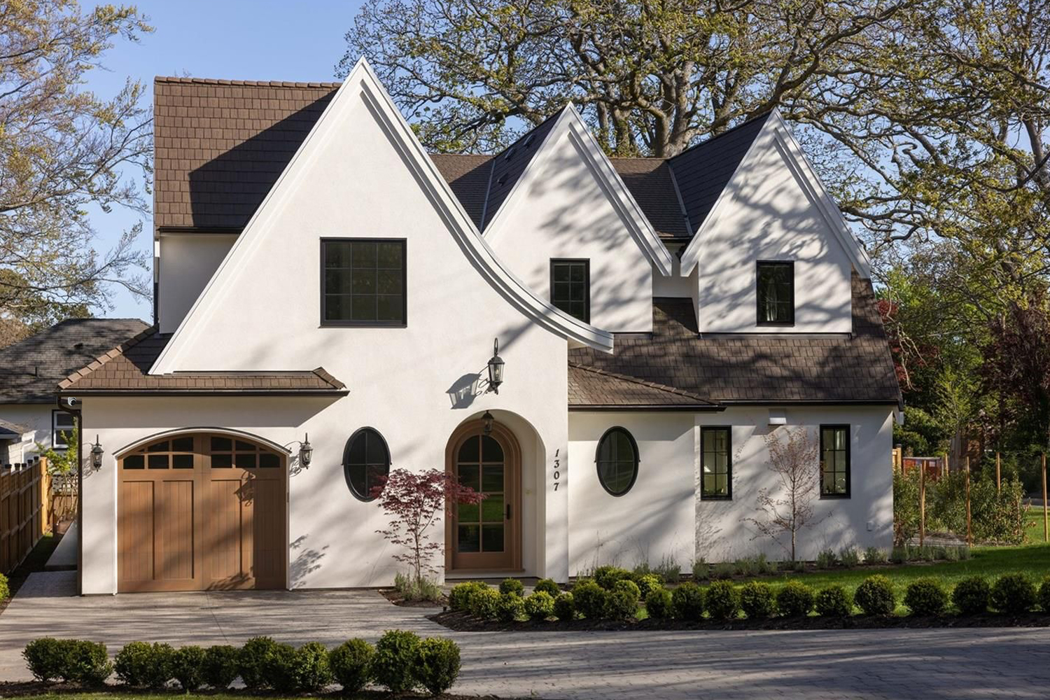 4K security camera on luxury home